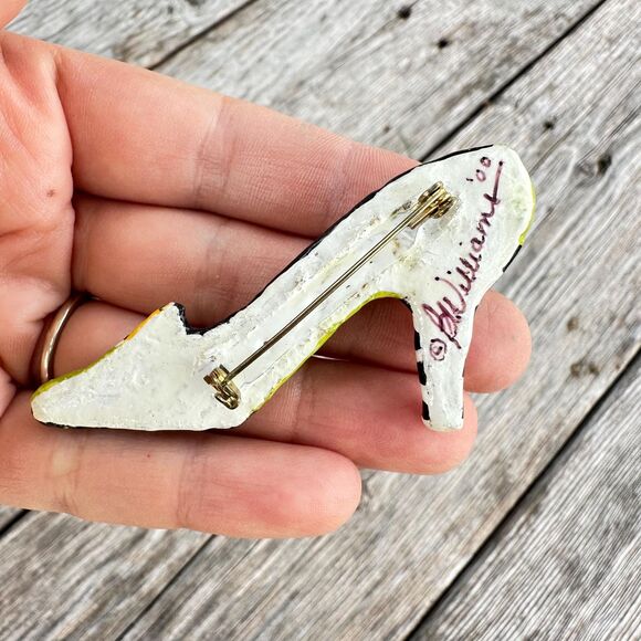 Witch Shoe Halloween Brooch Pin - Picture 3 of 3